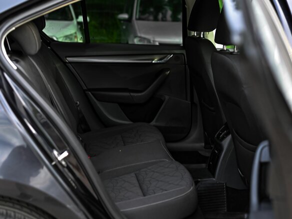 2018 Skoda Octavia III (A7) Рестайлинг, чёрный - вид 12