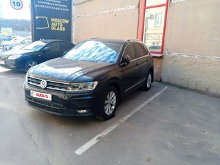 2018 Volkswagen Tiguan II, чёрный, 1990000 рублей, вид 1