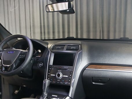 2018 Ford Explorer V Рестайлинг, чёрный, 2799000 рублей, вид 5