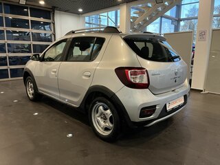 2015 Renault Sandero Stepway II, серебристый, 860000 рублей, вид 5