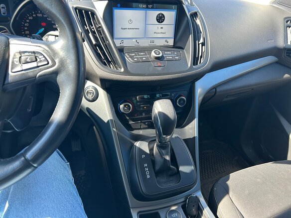 2018 Ford Kuga II Рестайлинг, белый, 1500000 рублей - вид 10