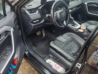 2024 Toyota RAV4 V (XA50), чёрный, 4200000 рублей, вид 5