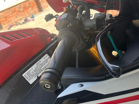 2019 Yamaha YZF-R1, красный, 1550000 рублей, вид 5
