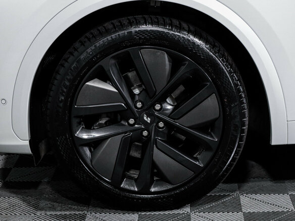 2024 Li Auto (Lixiang) L7 52.3 kWh I Рестайлинг, белый - вид 14