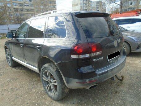 2010 Volkswagen Touareg I Рестайлинг, чёрный, 1220000 рублей, вид 2