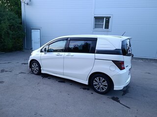 2011 Honda Freed Spike I, белый, 985000 рублей, вид 4