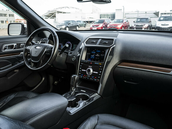 2018 Ford Explorer V Рестайлинг 2, белый, 2799000 рублей - вид 12