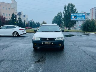 2002 Nissan AD II, белый, 349000 рублей, вид 3
