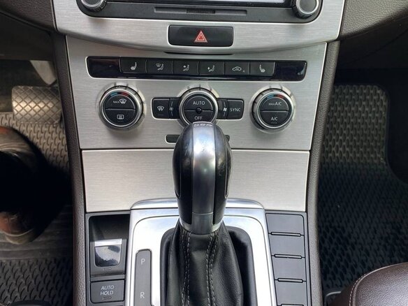 2014 Volkswagen Passat B7, коричневый - вид 12