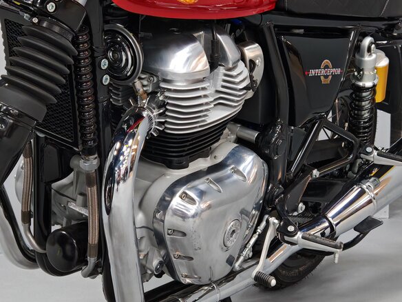 2025 Royal Enfield Interceptor, чёрный, 699000 рублей - вид 21