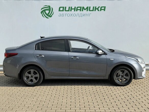 2017 Kia Rio IV, серый - вид 3