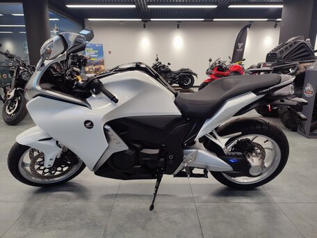 2015 Honda VFR 1200, белый, 1340000 рублей, вид 2