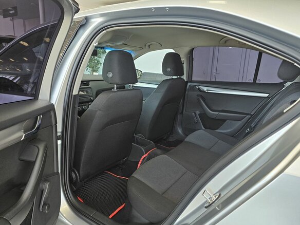2014 Skoda Octavia III (A7), серебристый - вид 13