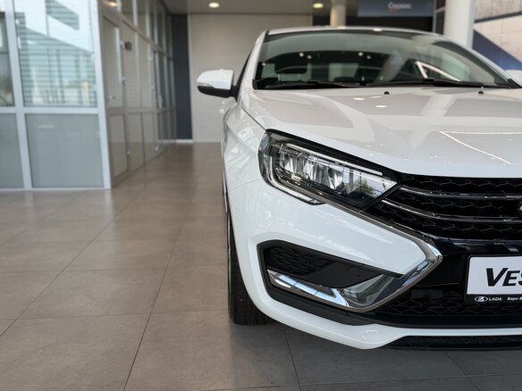 2026 Lada (ВАЗ) Vesta CNG I Рестайлинг (NG), белый, 2105000 рублей - вид 4