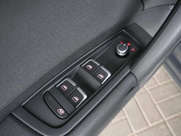 2015 Audi A1 I (8X), серый, 1580000 рублей - вид 14