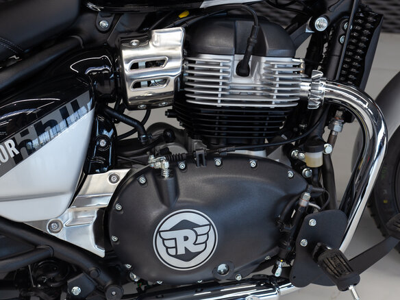 2026 Royal Enfield Super Meteor, серебристый, 773000 рублей - вид 18