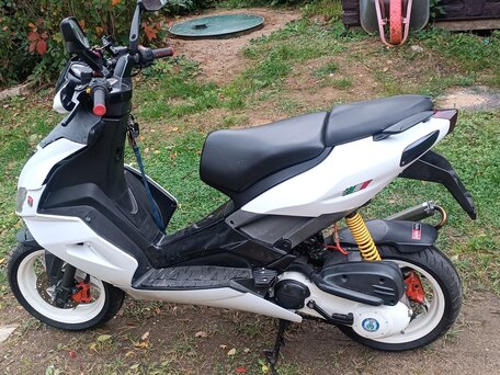 2004 Aprilia SR 50 R, белый, 180000 рублей, вид 4