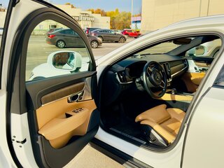 2021 Volvo V90 Cross Country I Рестайлинг, белый, 5975000 рублей, вид 4