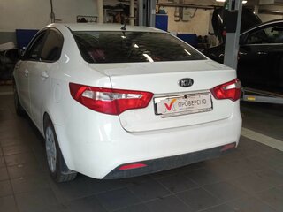 2014 Kia Rio III, белый, 725000 рублей, вид 4