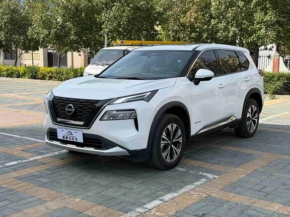 2023 Nissan X-Trail IV, белый, 3120000 рублей