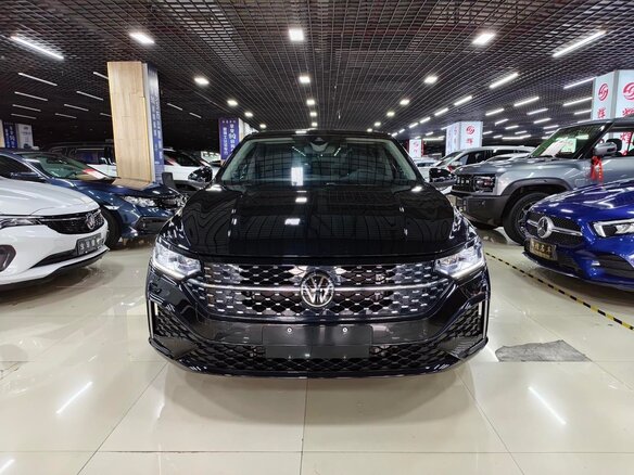 2025 Volkswagen Lavida III Рестайлинг, чёрный, 1590000 рублей - вид 1
