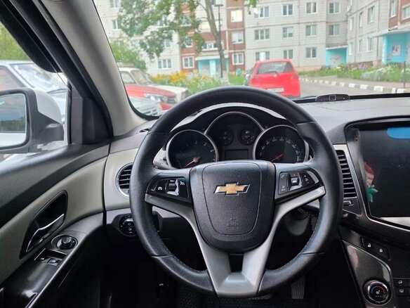 2012 Chevrolet Cruze I, белый, 560000 рублей - вид 6