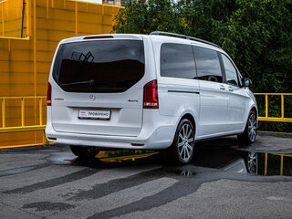2022 Mercedes-Benz V-Класс Long 250 d длинный III (W447) Рестайлинг, белый, 6798000 рублей, вид 4