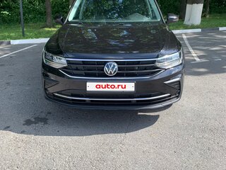 2021 Volkswagen Tiguan II Рестайлинг, чёрный, 3250000 рублей, вид 3
