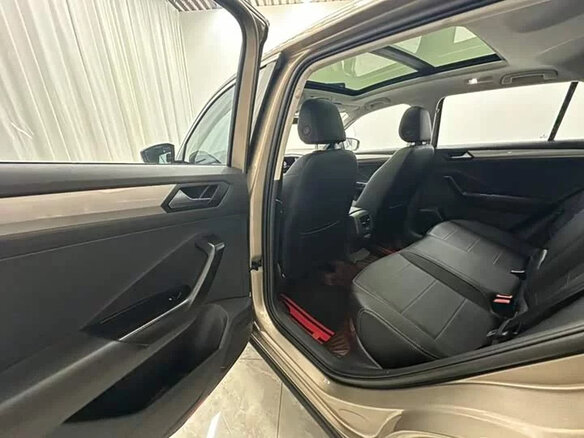 2023 Volkswagen T-Roc I (China Market), бежевый, 1350000 рублей - вид 15
