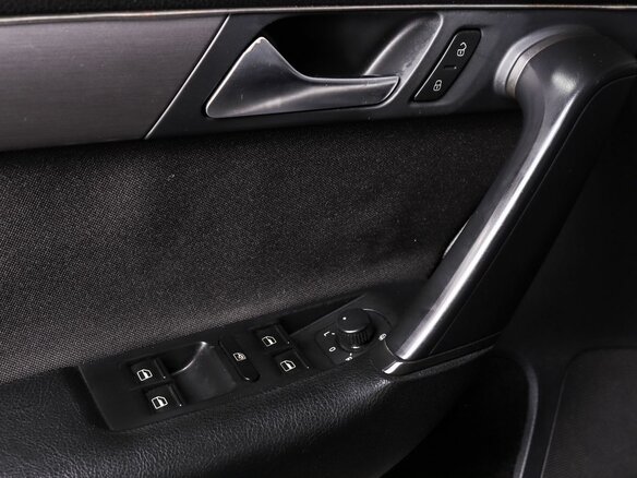 2011 Volkswagen Passat B7, чёрный, 999000 рублей - вид 16