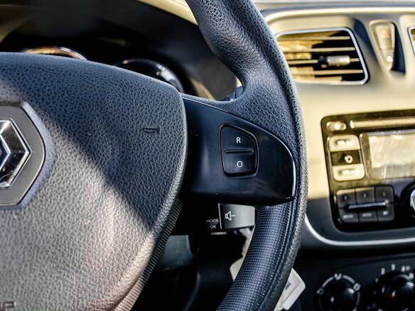 2015 Renault Sandero II, серый, 650000 рублей - вид 15