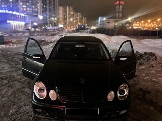 2002 Mercedes-Benz E-Класс 240 III (W211, S211), чёрный, 230000 рублей, вид 3