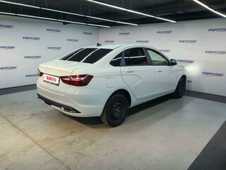 2024 Lada (ВАЗ) Vesta I Рестайлинг (NG), белый, 1135250 рублей, вид 3