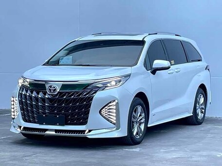 Toyota Sienna IV