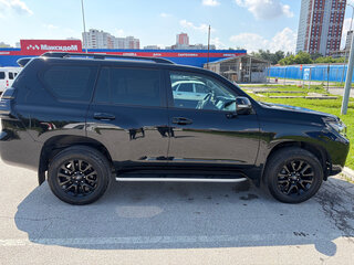 2020 Toyota Land Cruiser Prado 150 Series Рестайлинг 3, чёрный, 7100000 рублей, вид 3