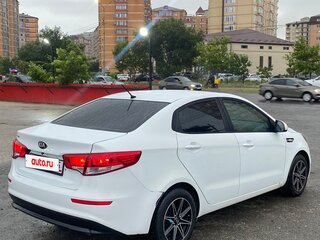 2016 Kia Rio III Рестайлинг, белый, 920000 рублей, вид 2
