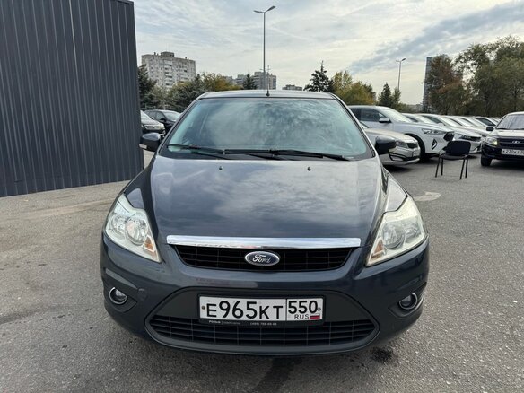 2010 Ford Focus II Рестайлинг, серый, 560000 рублей - вид 1