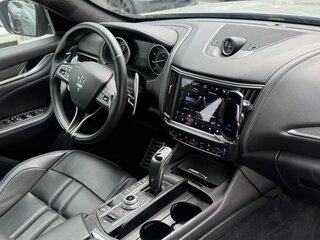 2022 Maserati Levante GT Hybrid I Рестайлинг, серебристый, 10700000 рублей, вид 4