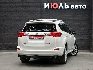 2013 Toyota RAV4 IV (XA40), белый, 1900000 рублей, вид 4