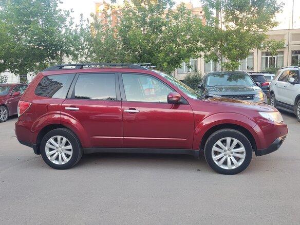 2011 Subaru Forester III Рестайлинг, пурпурный - вид 4