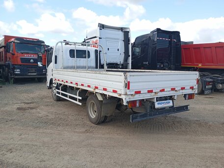 2024 Isuzu Elf (N-series), белый, 3851000 рублей, вид 4