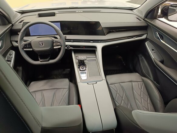 2026 Changan CS75 Plus III, серый, 3781701 рублей - вид 7