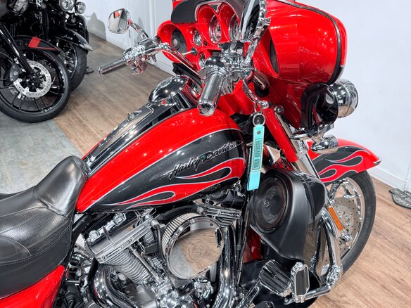 2011 Harley-Davidson CVO Limited, красный, 1599000 рублей - вид 12