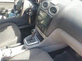 2010 Ford Focus II Рестайлинг, серебристый, 599000 рублей, вид 4