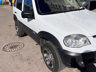 2015 Chevrolet Niva I Рестайлинг, белый, 570000 рублей, вид 4