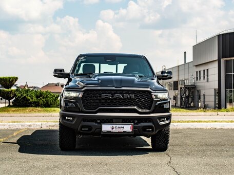 2026 Ram 1500 Crew Cab V Рестайлинг, чёрный, 8750000 рублей, вид 2