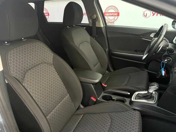 2021 Kia Ceed III, серый - вид 34