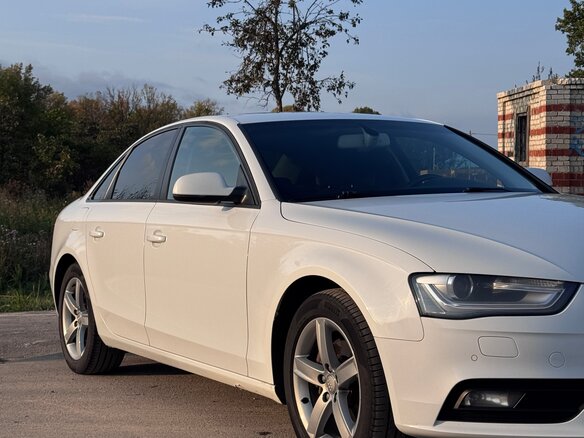 2013 Audi A4 IV (B8) Рестайлинг, белый, 1090000 рублей - вид 4
