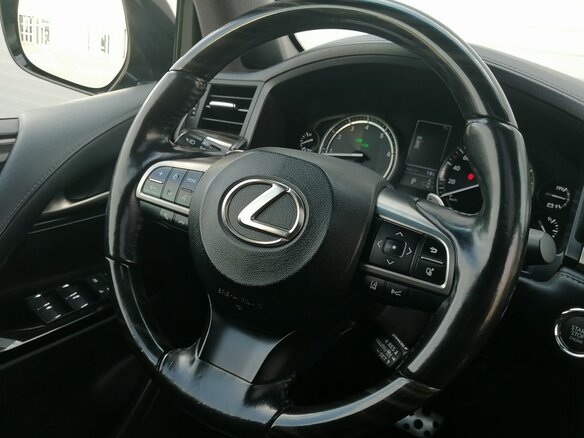 2017 Lexus LX 570 III Рестайлинг 2, чёрный, 7400000 рублей - вид 8
