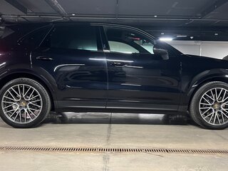 2020 Porsche Cayenne III, чёрный, 7990000 рублей, вид 3